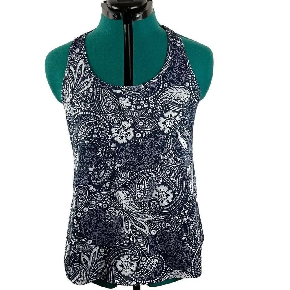 Old Navy pattern athletic top- size M